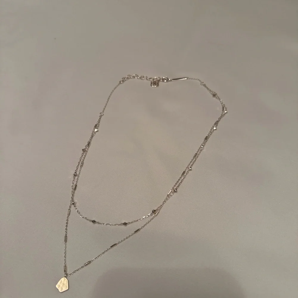 Kendra Scott bright Silver clove Layered Necklace - Picture 5 of 6